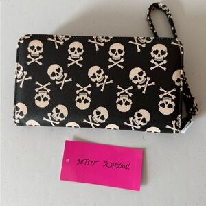 Betsey Johnson Black and Cream Skull Print Wristlet